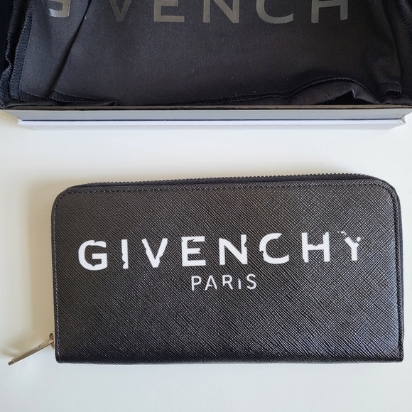 Givenchy Iconic "Givenchy Paris" Logo Print Zip Black Wallet NWT - Picture 10 of 16